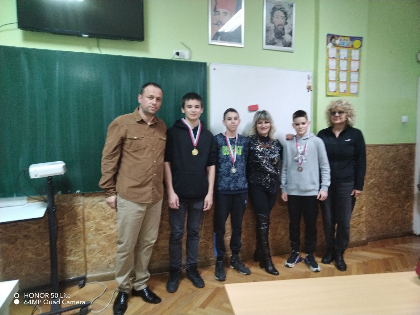 IMG-8b12cd0e0425c7bfe69ffdf41ac77b3e-V.jpg IMG-8b12cd0e0425c7bfe69ffdf41ac77b3e-V.jpg